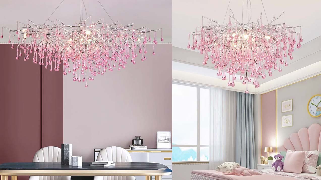 LJUSKRONA I ROSA KRISTALLGLAS MED REGDROPP FÖR FLICKORUM